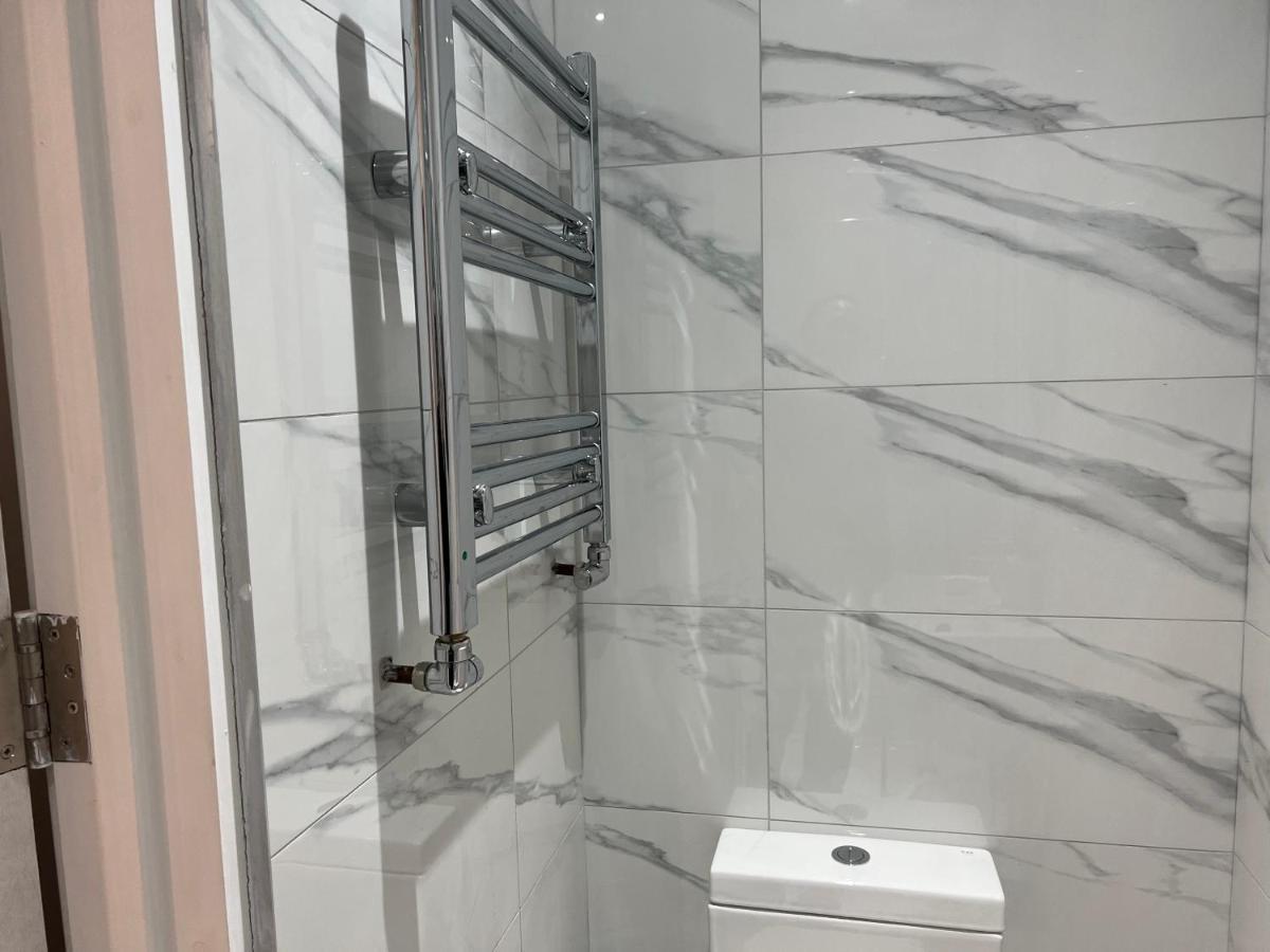 Park View Serviced Apartment - Next To Northolt Tube Station - Near Central London & Wembley Extérieur photo
