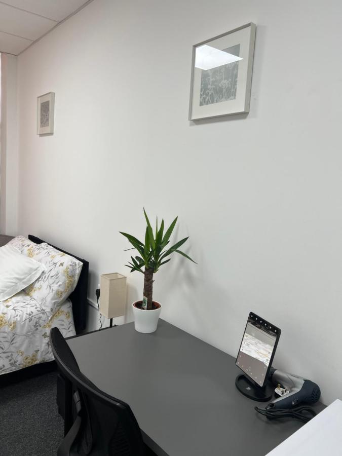 Park View Serviced Apartment - Next To Northolt Tube Station - Near Central London & Wembley Extérieur photo