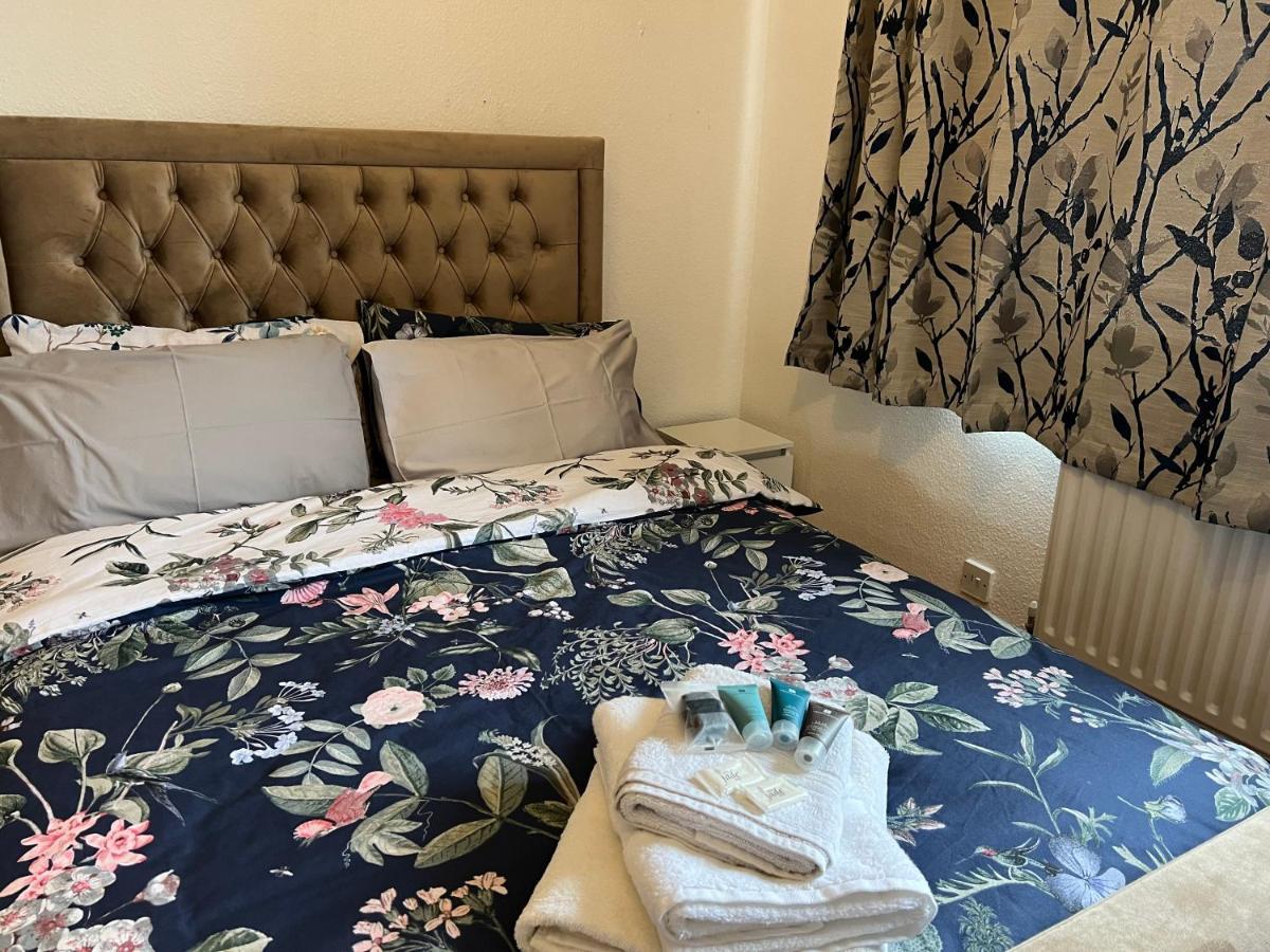 Park View Serviced Apartment - Next To Northolt Tube Station - Near Central London & Wembley Extérieur photo